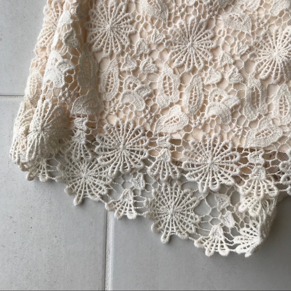 Zara Basic Ivory Lace Shorts - Picture 5 of 8
